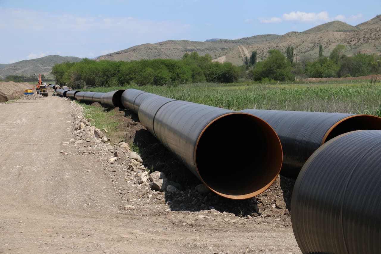 Tubo gigante para ser utilizado en un proyecto de construcción.